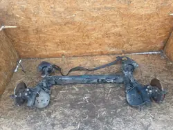Viga de eje trasero OEM BELKA TYLNA OŚ ZAWIESZENIE