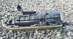 Attache Tapisserie Tesla X OEM 1051549-00-E Gauche