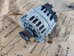 AUDI A6 C7 2.0 TDI Generaattori 04L903017C