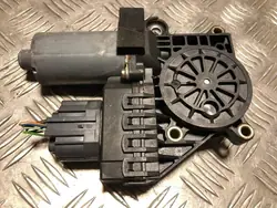 Moteur de vitre arrière gauche Ford Focus MK1 OEM 0130821903