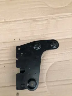 Support de Pompe à Eau Auxiliaire OEM 8K0145896C