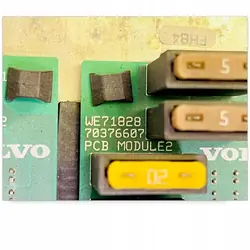 70376607 Volvo sulakelaatikko - Käytetty kunto