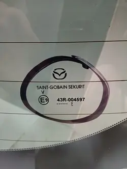 Vitre arrière OEM 004597 Mazda 3 (2013-2018) Chauffée