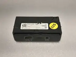 Enchufe USB Audi Q5 OEM 8W0035708