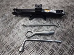 Macaco Mitsubishi ASX OEM LEWAREK - 1200kg Capacidade