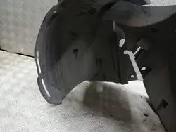 Vasen Etulokasuoja 638452323R Renault Captur I Lift