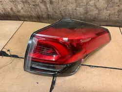 Feu arrière droit Toyota RAV4 IV OEM 8155042201
