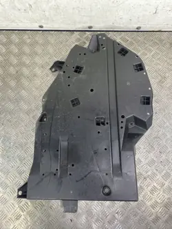 FBZ17063 OEM Bouclier central sous caisse Subaru Outback