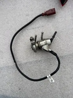 AdBlue-suutin OEM 4H0131113E Audi A6 A7 A8 Q5:lle