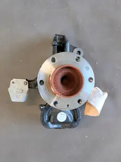 Mercedes Sprinter W907 Främre Vänster Hjulnav A9073300000