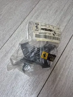 Ferrari 458 Linker Frontscheinwerferhalter OEM 264942