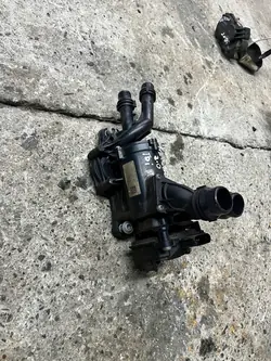 Boîtier de thermostat VW 2.0 TDI 05L121111S