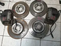 Jeu d'étriers de frein BMW F10 F11 550i 4.4 OEM
