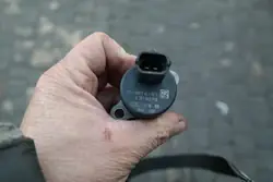 Bosch 0 281 002 718 Soupape de régulation pression