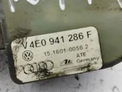 Audi A8 S8 D3 2004 Capteur de niveau de phare droit OEM