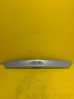 Guarniçao de porta-malas Ford Focus OEM BM1A43404 - Usado