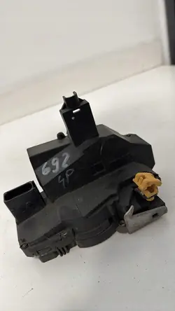 Fram Höger Dörrlås SAAB 9-3 II LIFT 07-11 OEM 12759692