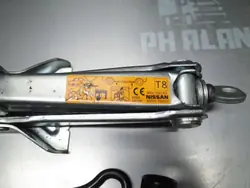 Cric Nissan Qashqai J10 OEM 99550EQ56C - Occasion
