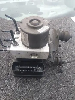 ABS-pumppu Audi A3 8P VW Golf V 1K0614117H 1K0907379P
