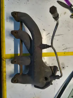 Pakoputken keräin OEM 048129591J Audi 80 B4 2.0