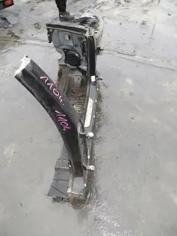 Mercedes W205 kvartpanel höger fram OEM c/1104
