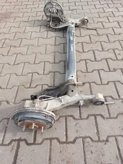 Poutre suspension arrière Kia Picanto III OEM 950777