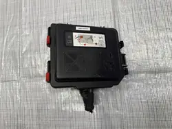 Caixa de fusíveis Fiat 600 OEM 9824510780 - Usado