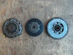 Embrayage GOLF IV BORA 2.8 V6 LUK 022105266J