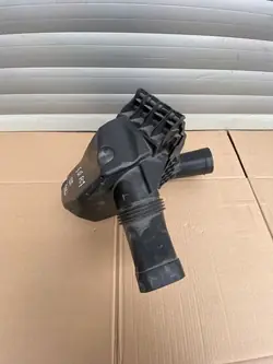 BMW 5 GT F07 Ilmansuodattimen Kotelo 7612014