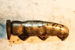 Auspuffkrümmer OEM 059253033С Audi A6 2.5L