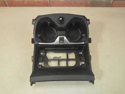 BMW OEM 6834299 bekerhouder voor F40 F44 console