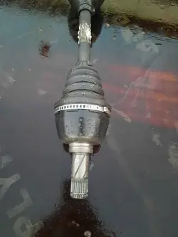 Arbre de transmission gauche Volvo V70 II 2.4B