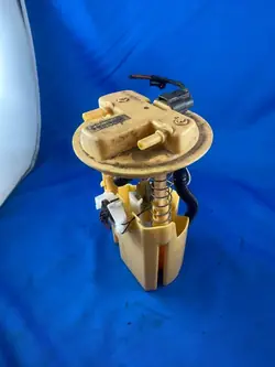 Pompe à carburant Renault OE 172027215R