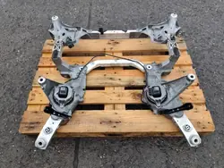 Soporte del eje delantero BMW OEM RCD24272 - Usado