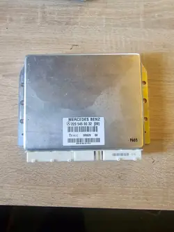 MERCEDES W220 4.3 AIR MATIC CONTROL UNIT [09]