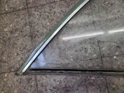 Vitre arrière droite pour Mercedes W123 Break