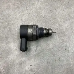 Soupape régulateur pression carburant OEM 30777576