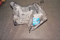 AdBlue-tank Audi A4 B9 3.0 TDI OEM 8W0131878AM