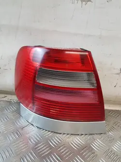 Lámpara Trasera Izquierda Audi A4 B5 Sedán 94-99 8D0945095D