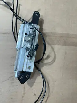 OEM A2308210551 Rollover bar actuator rechts Mercedes SL R230