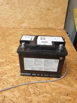Batería BMW AKUMULATOR 12V 60AH 660A 2025R OEM