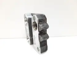 Jaguar MK II framdörrslåsfångare OEM MAM37212