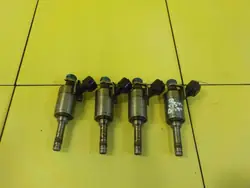 Injektor Nissan JUKE QASHQAI X-TRAIL 1.6 DIG-T 0261500092