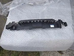 Etupuskuri-imuri Ford Fiesta MK8 OE 2439851