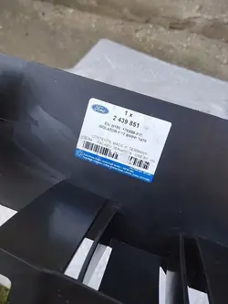 Etupuskuri-imuri Ford Fiesta MK8 OE 2439851