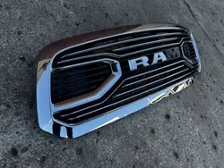 Dodge RAM 1500 IV Jäähdyttimet OEM 5UQ48SZ0AB - Kromi