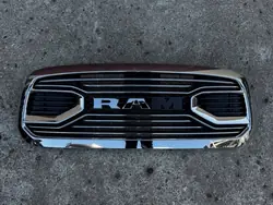Dodge RAM 1500 IV Grille OEM 5UQ48SZ0AB - Chromé