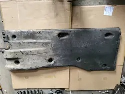 VW Arteon Vasen Alasuojus OEM 3Q0825505B
