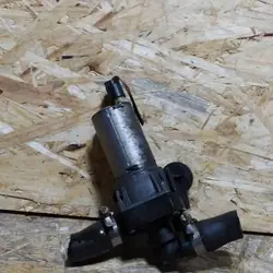 Elektrische waterpomp OEM 64116928246 - Gebruikt