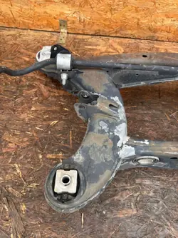 Poutre suspension arrière OEM WÓZEK SANKI BELKA Mercedes Classe E